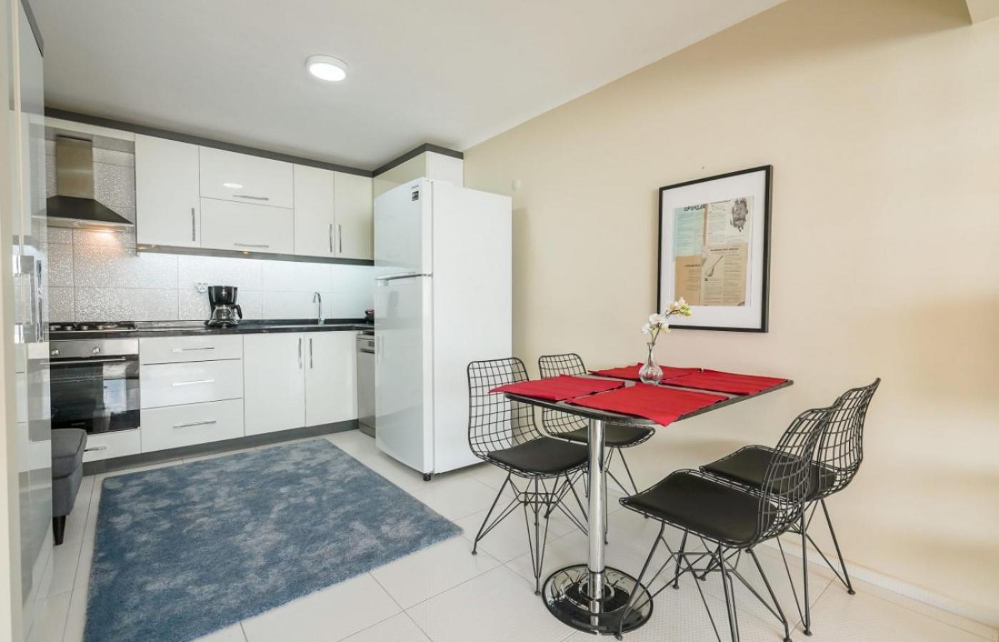 Daire Stylish Flat Near Hadrians Gate Antalya