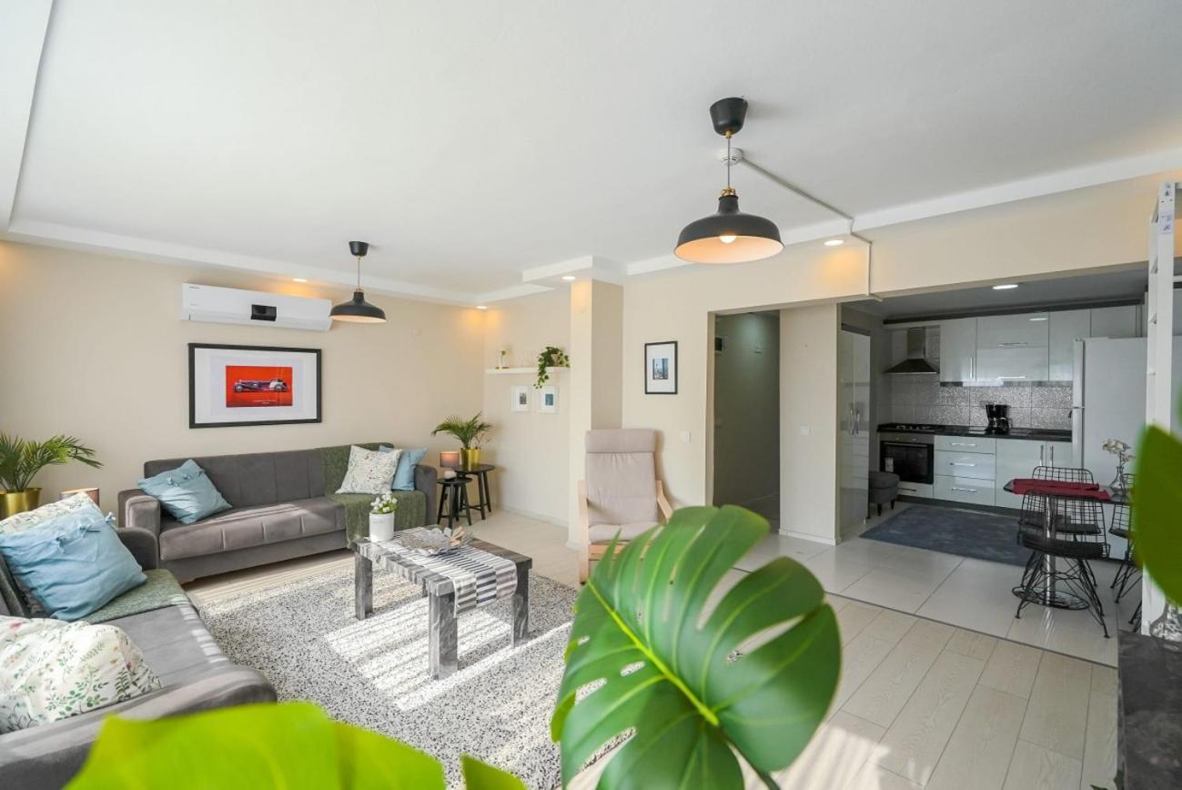 Daire Stylish Flat Near Hadrians Gate Antalya